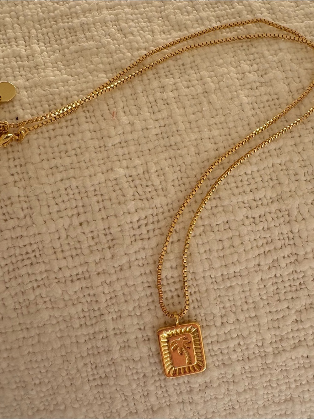 Pura Vida Palm Burst Gold Necklace - Picture 3 of 8